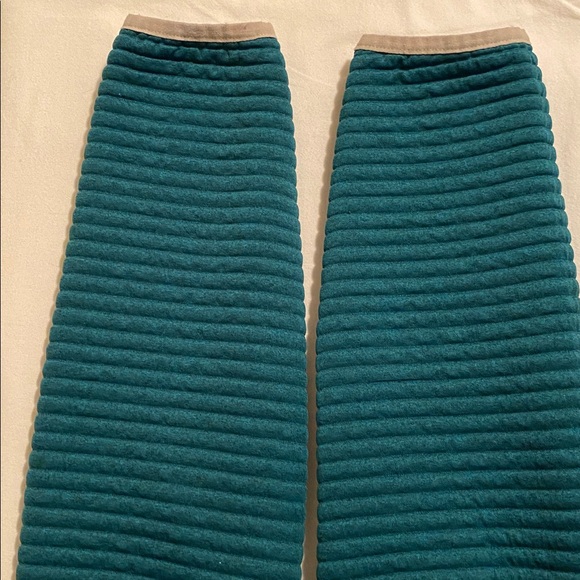 L.L. Bean Women’s Airlight Knit Full Zip Hooded Jacket with Pockets in Teal MP - Picture 11 of 14